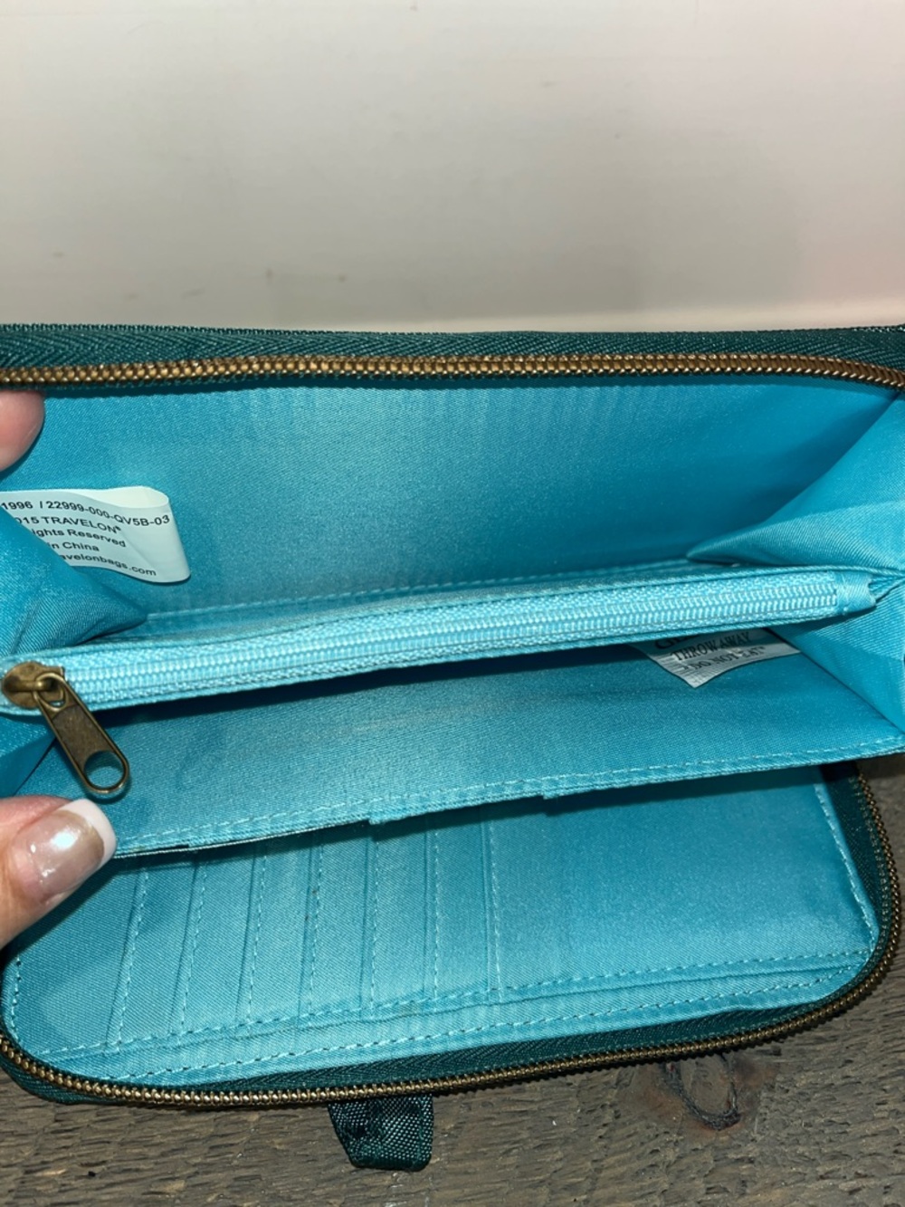Travelon Wallet Wristlet Safe ID RFID Blocking Full Zip Around Closure - Picture 7 of 7